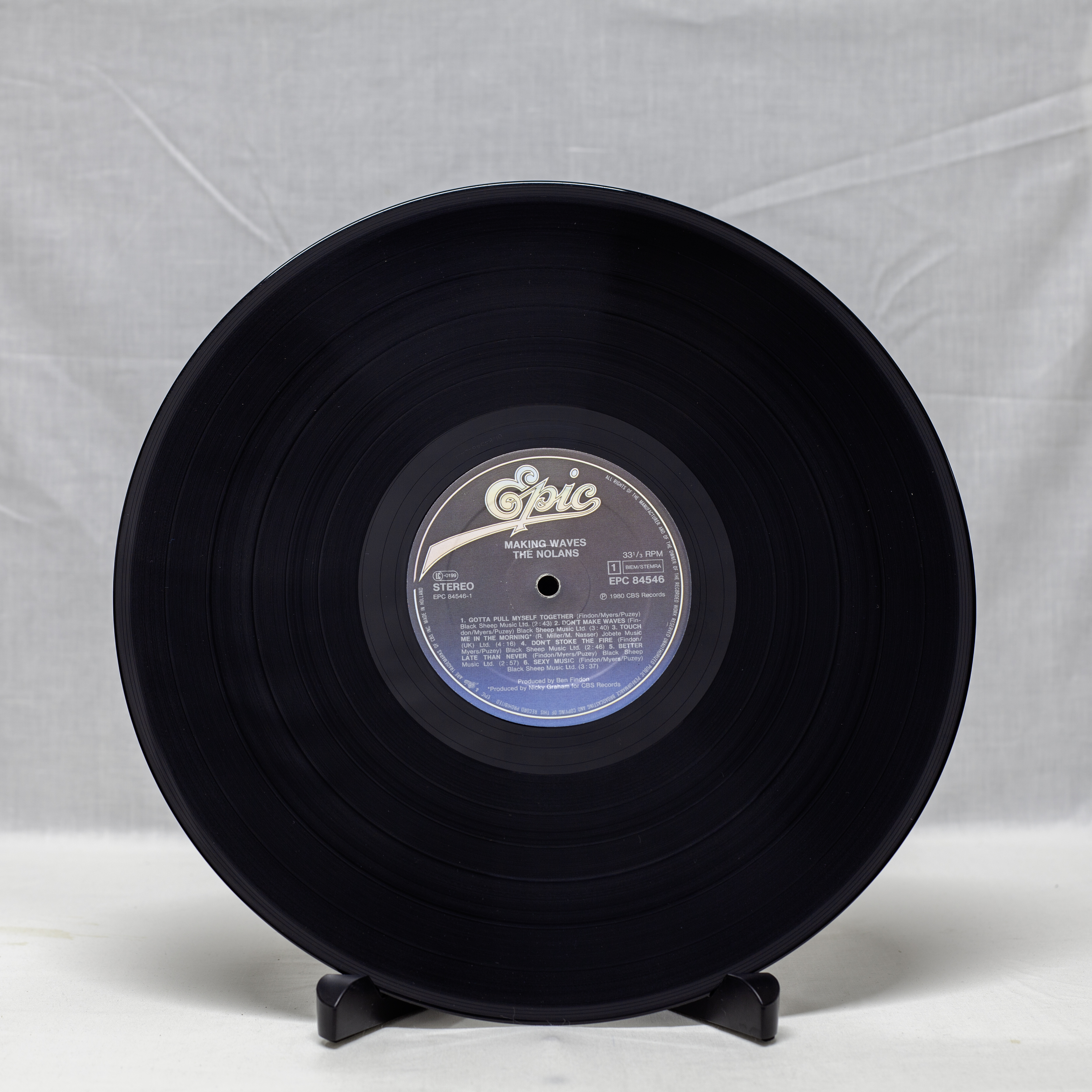 The Nolans – Making Waves