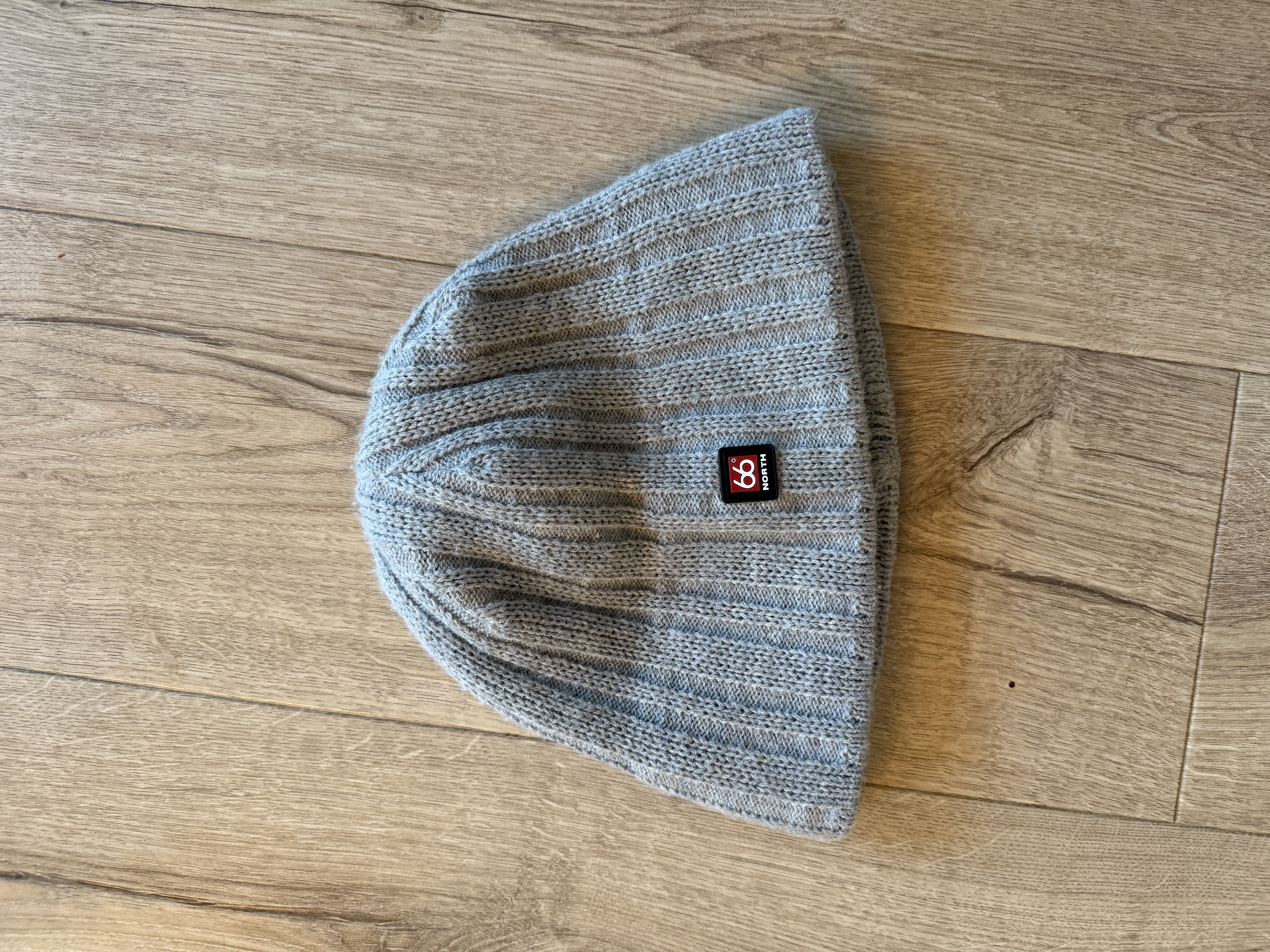 66 norður grá húfa