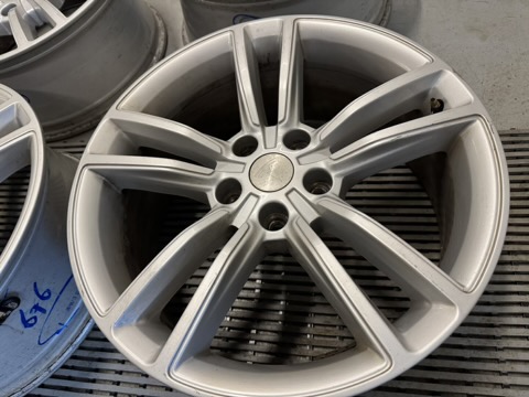 Tesla Model S 19'' alloy rims