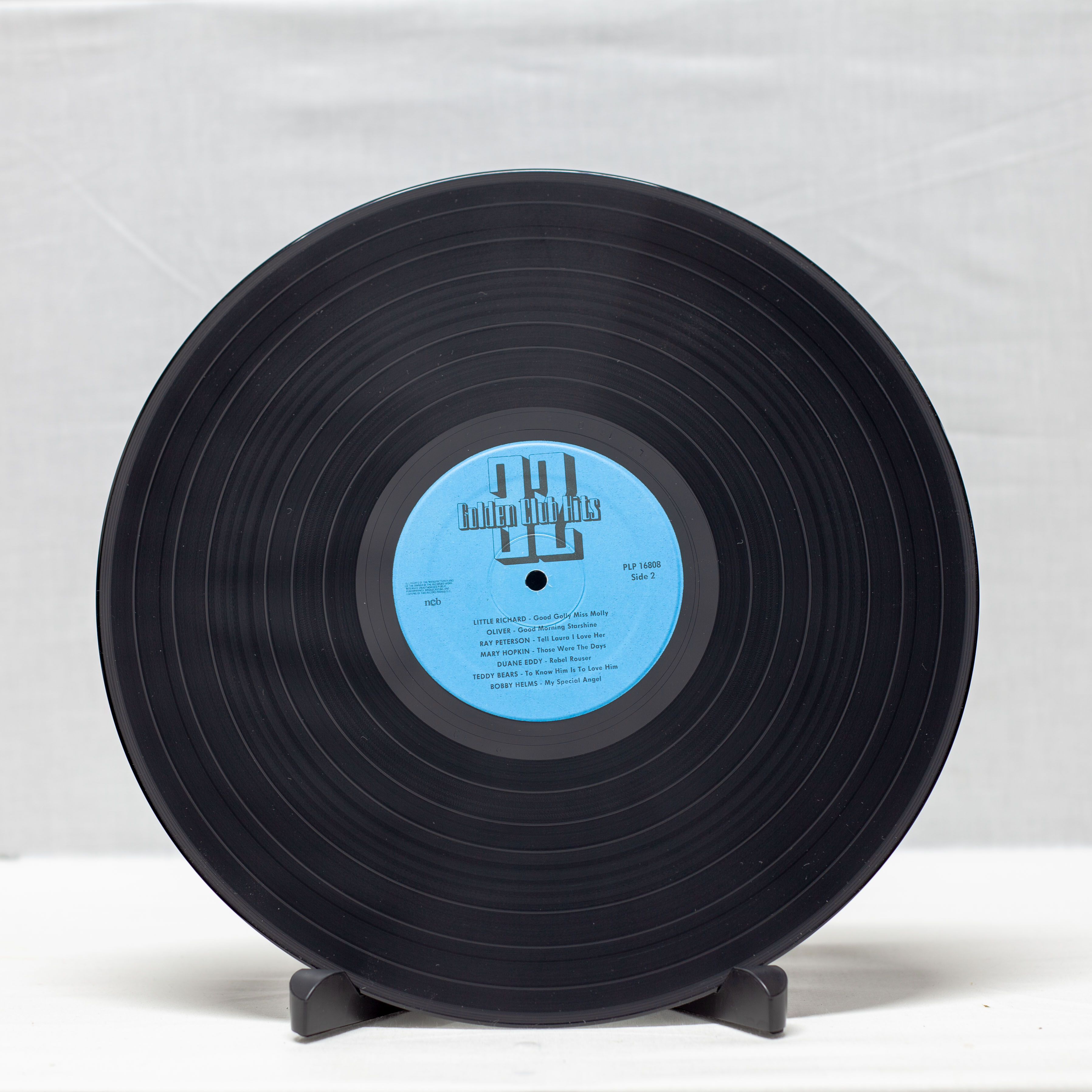 Various – 32 Golden Club Hits