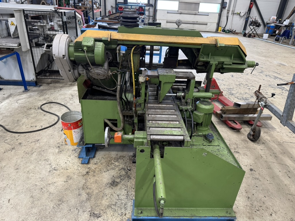 Bandsög – Behringer HBP220A