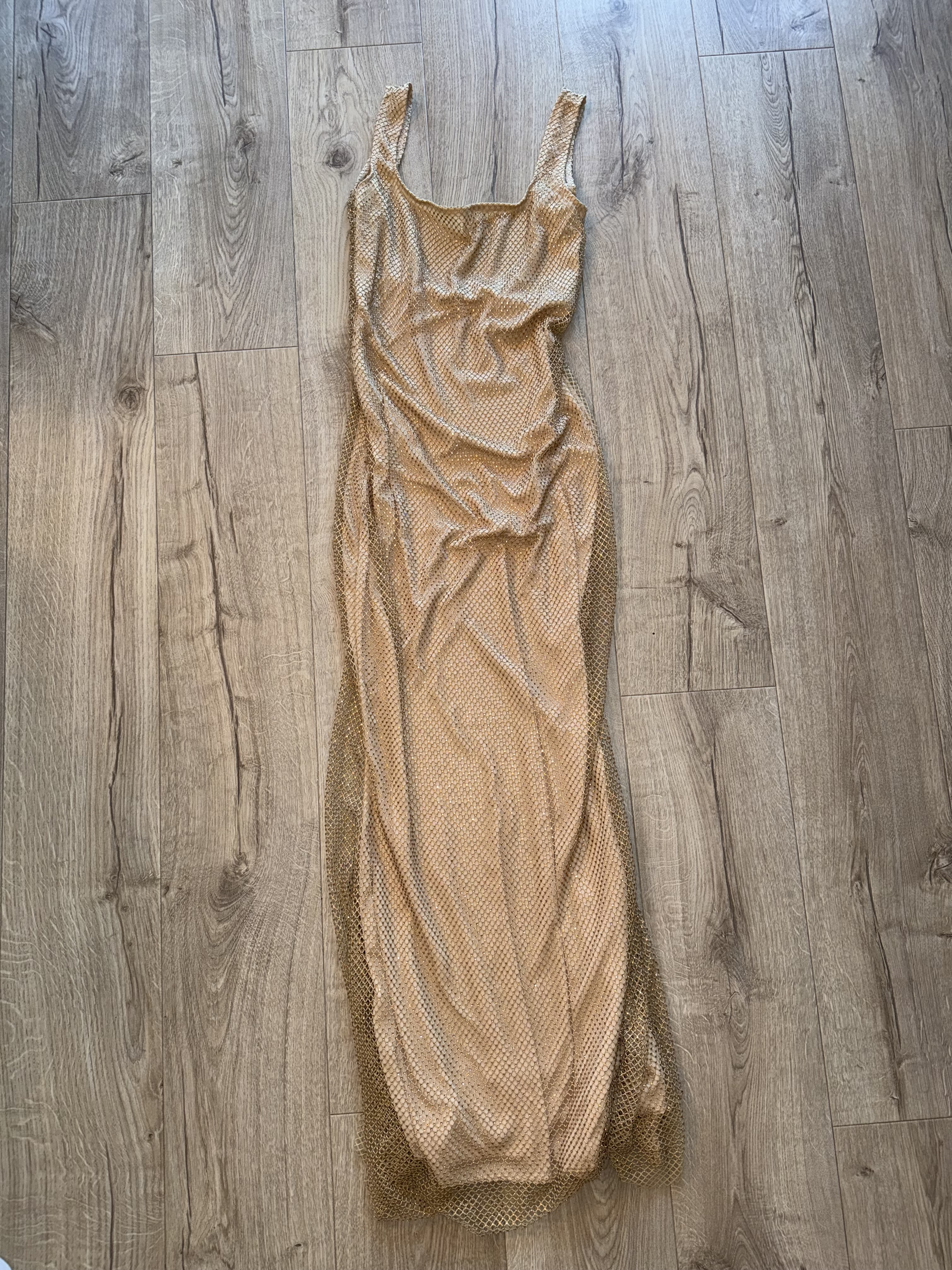 Gulllitaður kjóll (S)