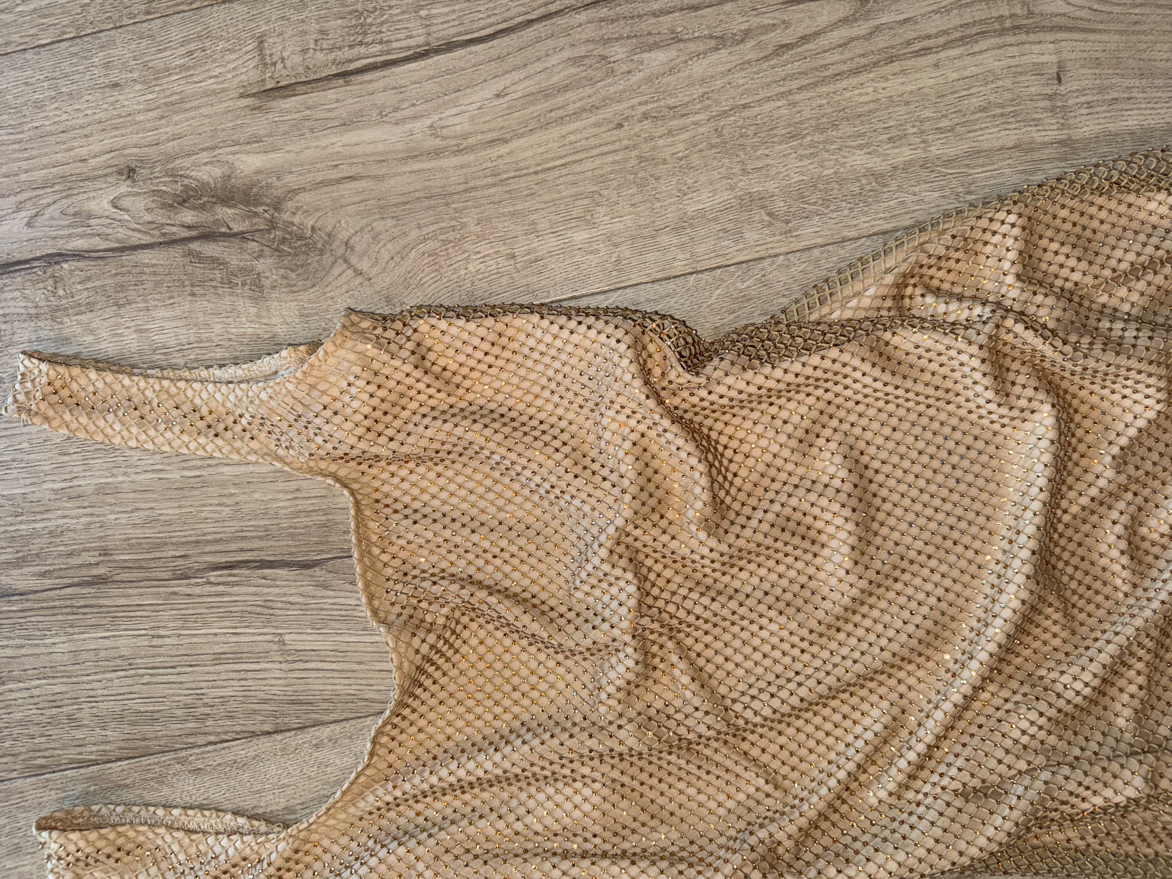 Gulllitaður kjóll (S)