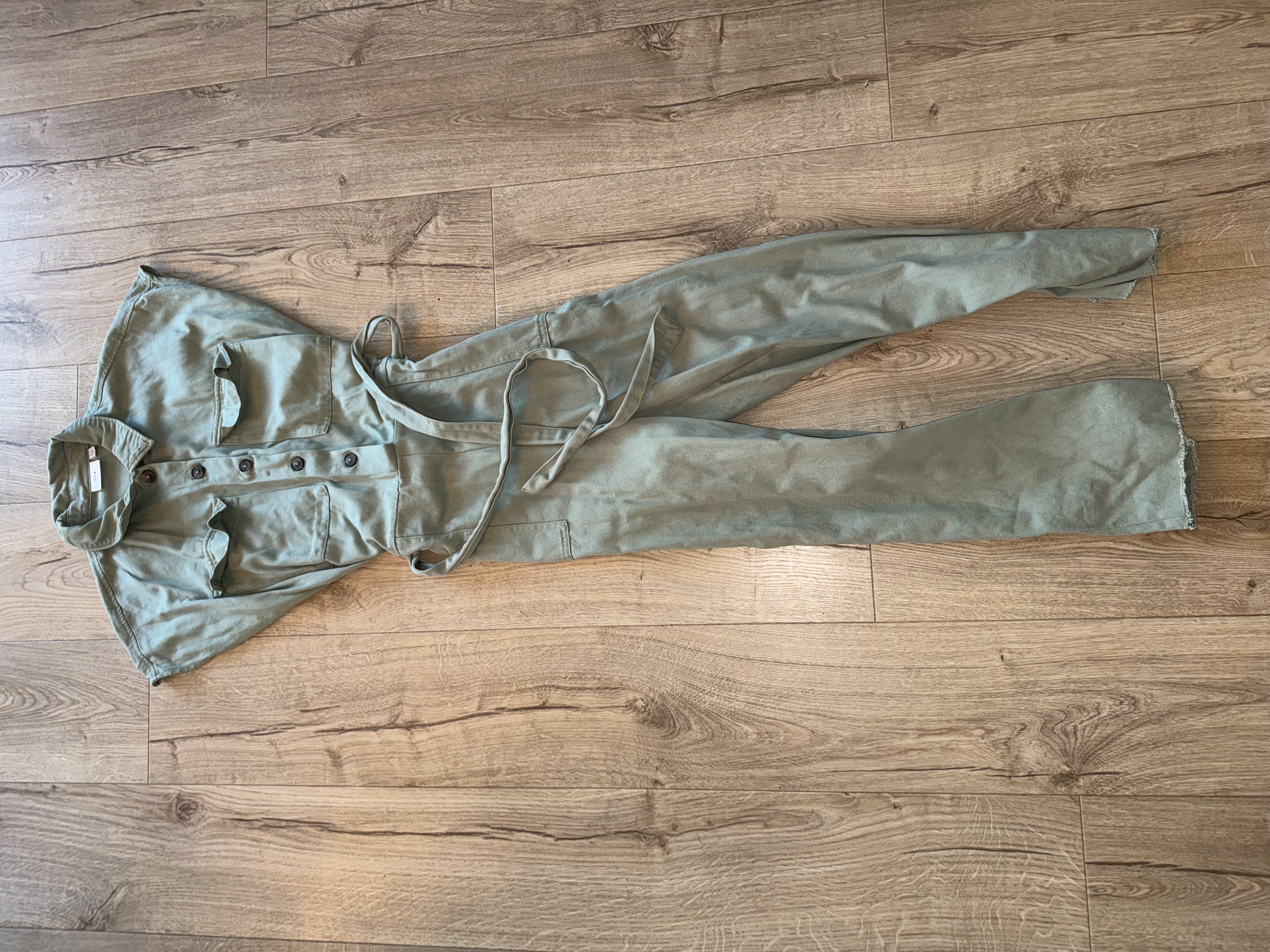 Grænn samfestingur(M)