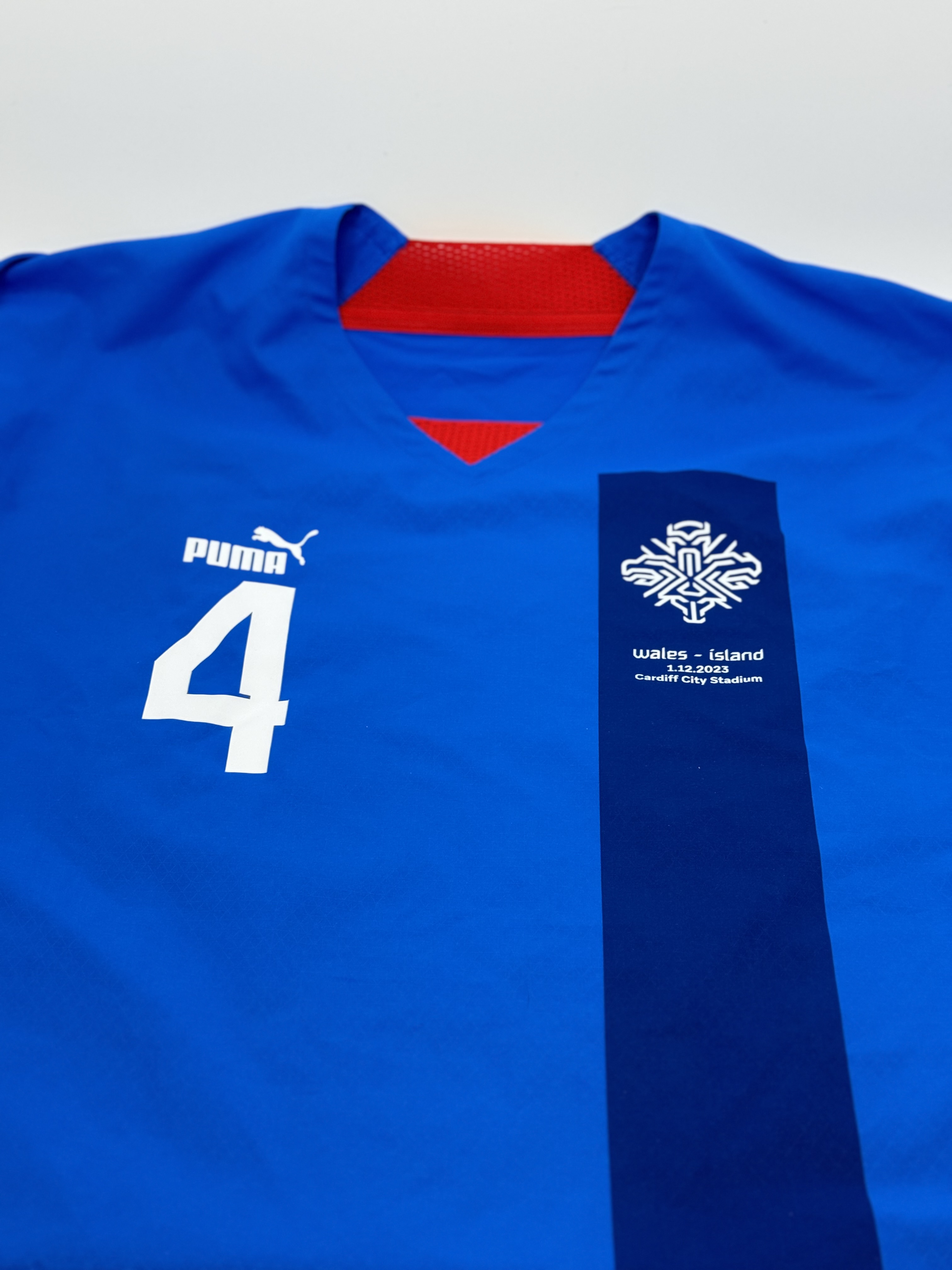 Landsliðstreyja - Wales–Ísland - Árituð fyrir kaupanda