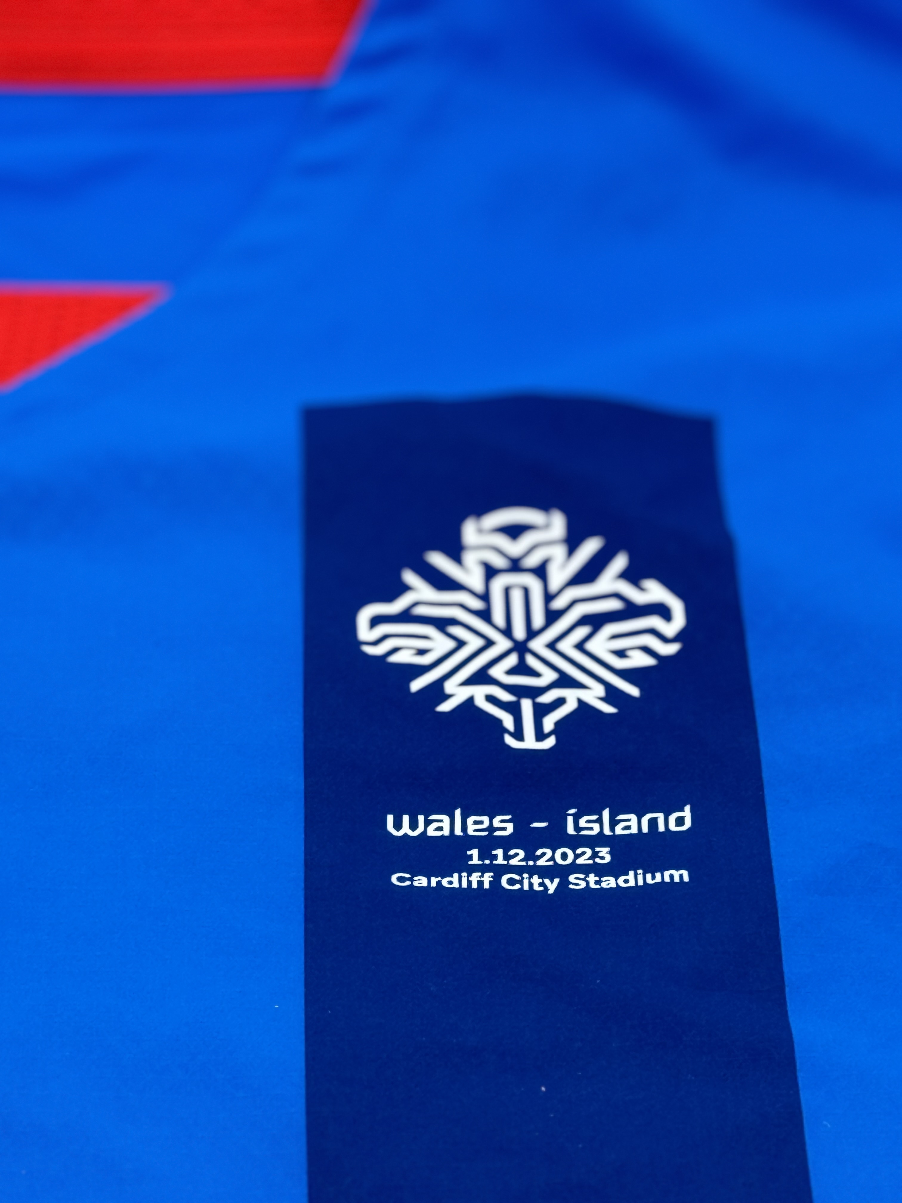 Landsliðstreyja - Wales–Ísland - Árituð fyrir kaupanda