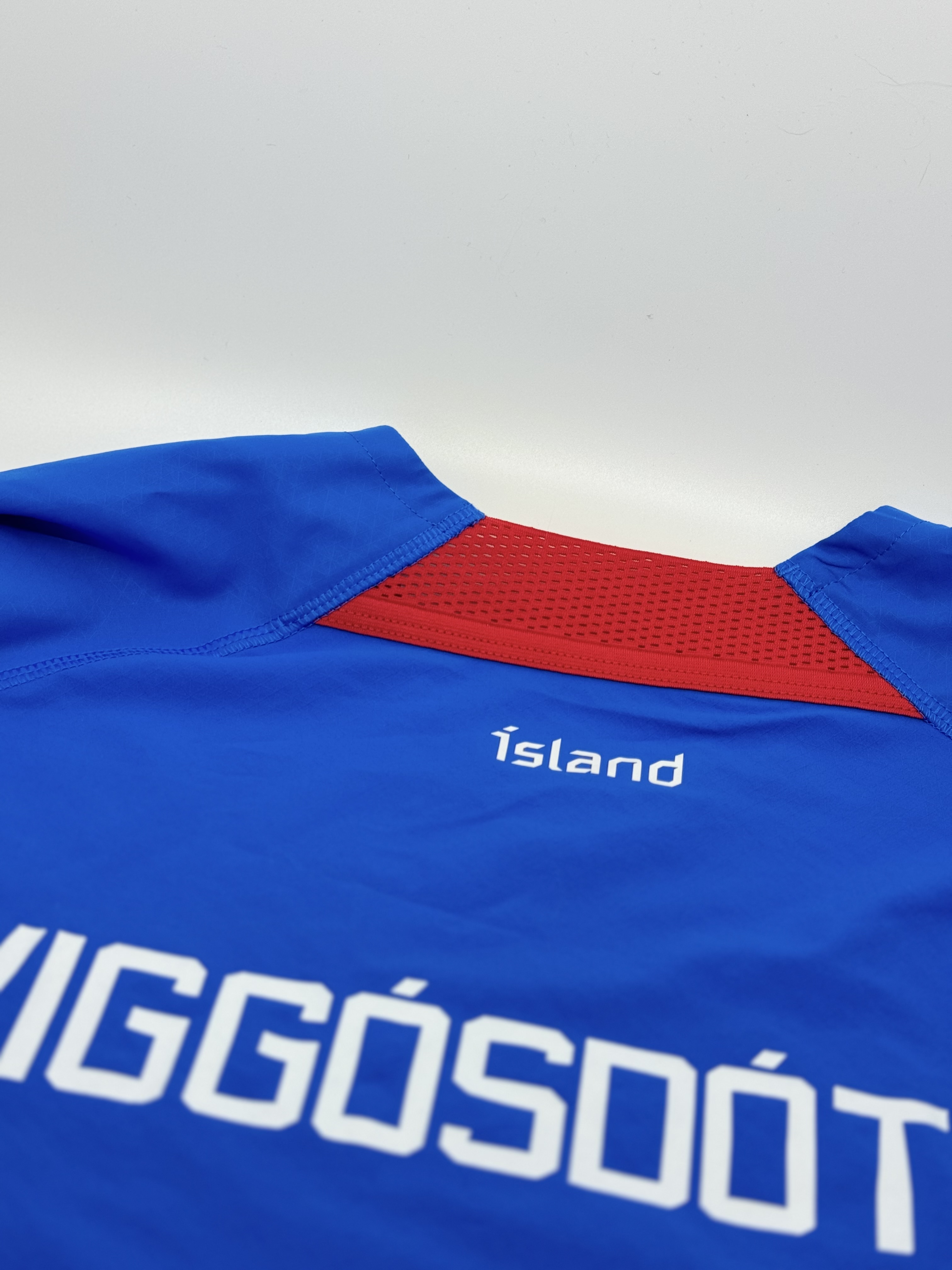 Landsliðstreyja - Wales–Ísland - Árituð fyrir kaupanda