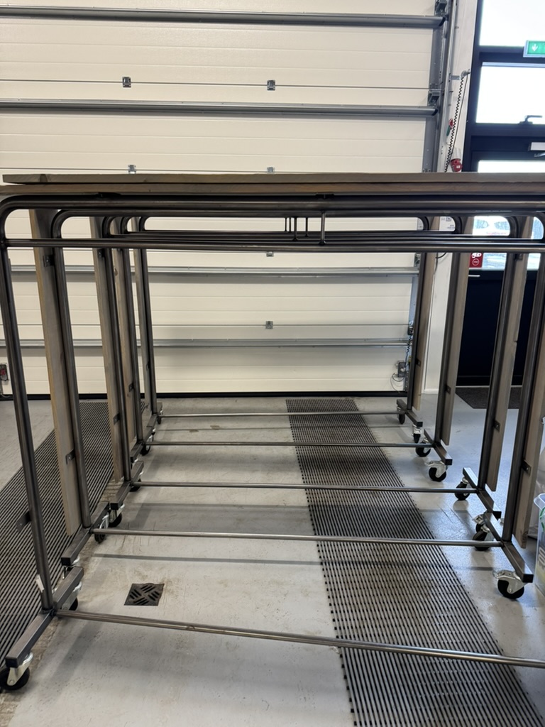 5x sérsmíðaðar fataslár