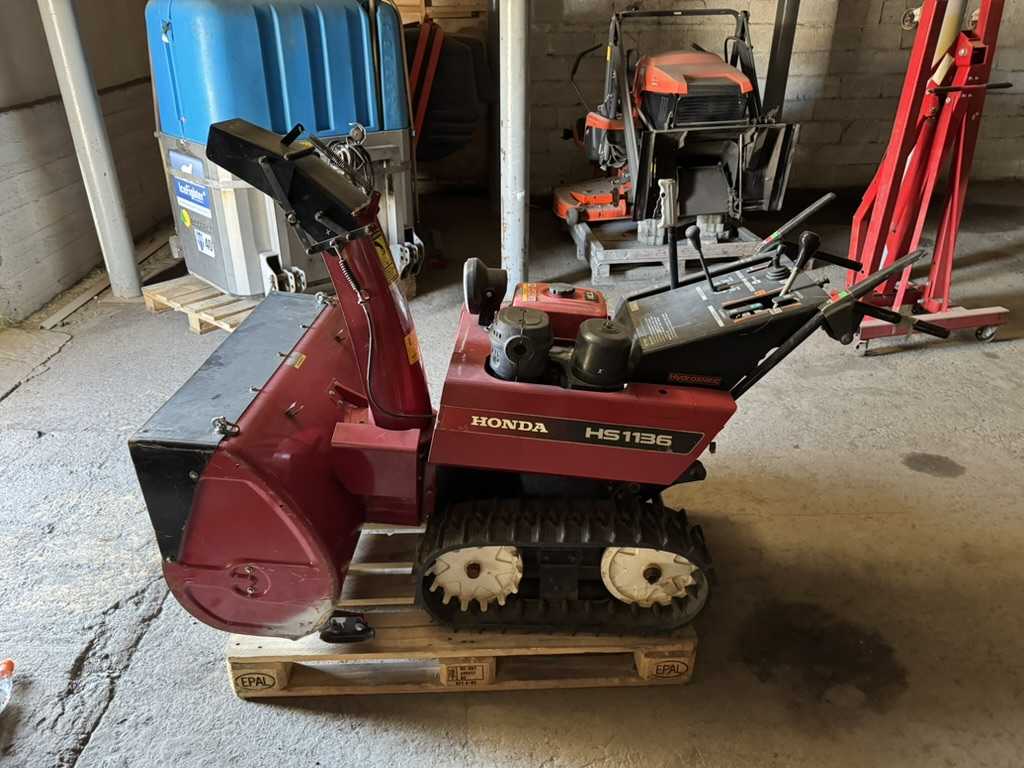 Honda HS1136 Beltadrifin Snjóblásari
