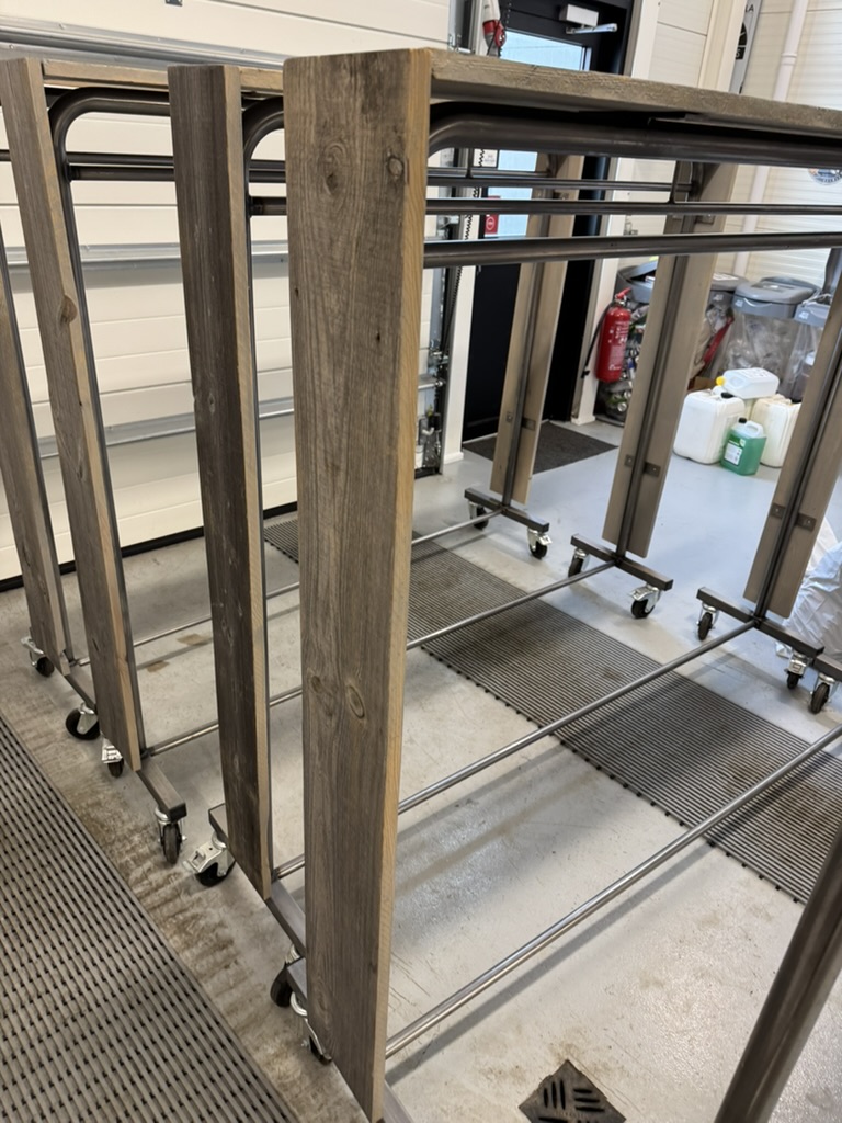 5x sérsmíðaðar fataslár