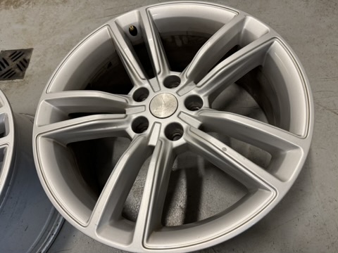 Tesla Model S 19'' alloy rims