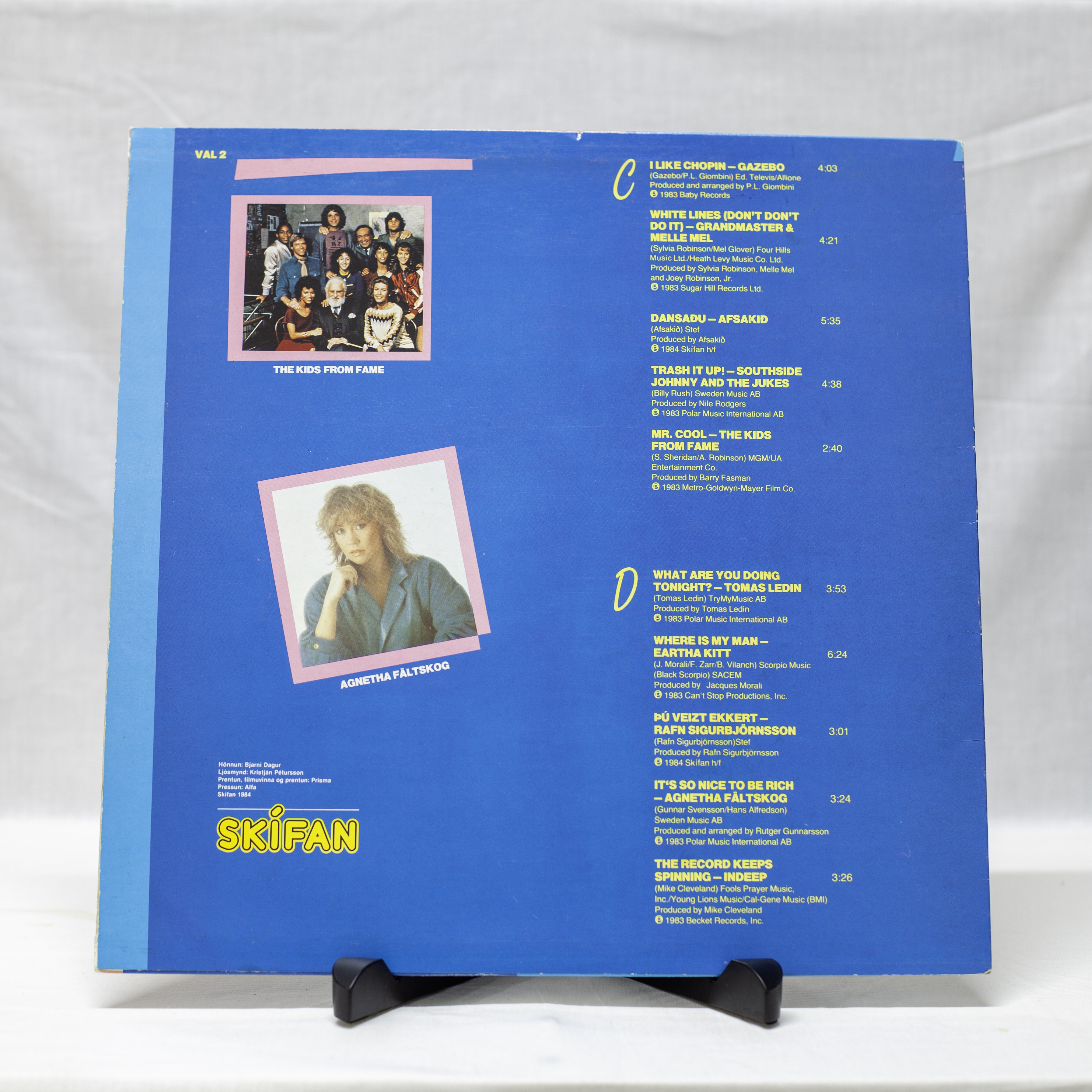 Ýmsir – Tvær í Takt