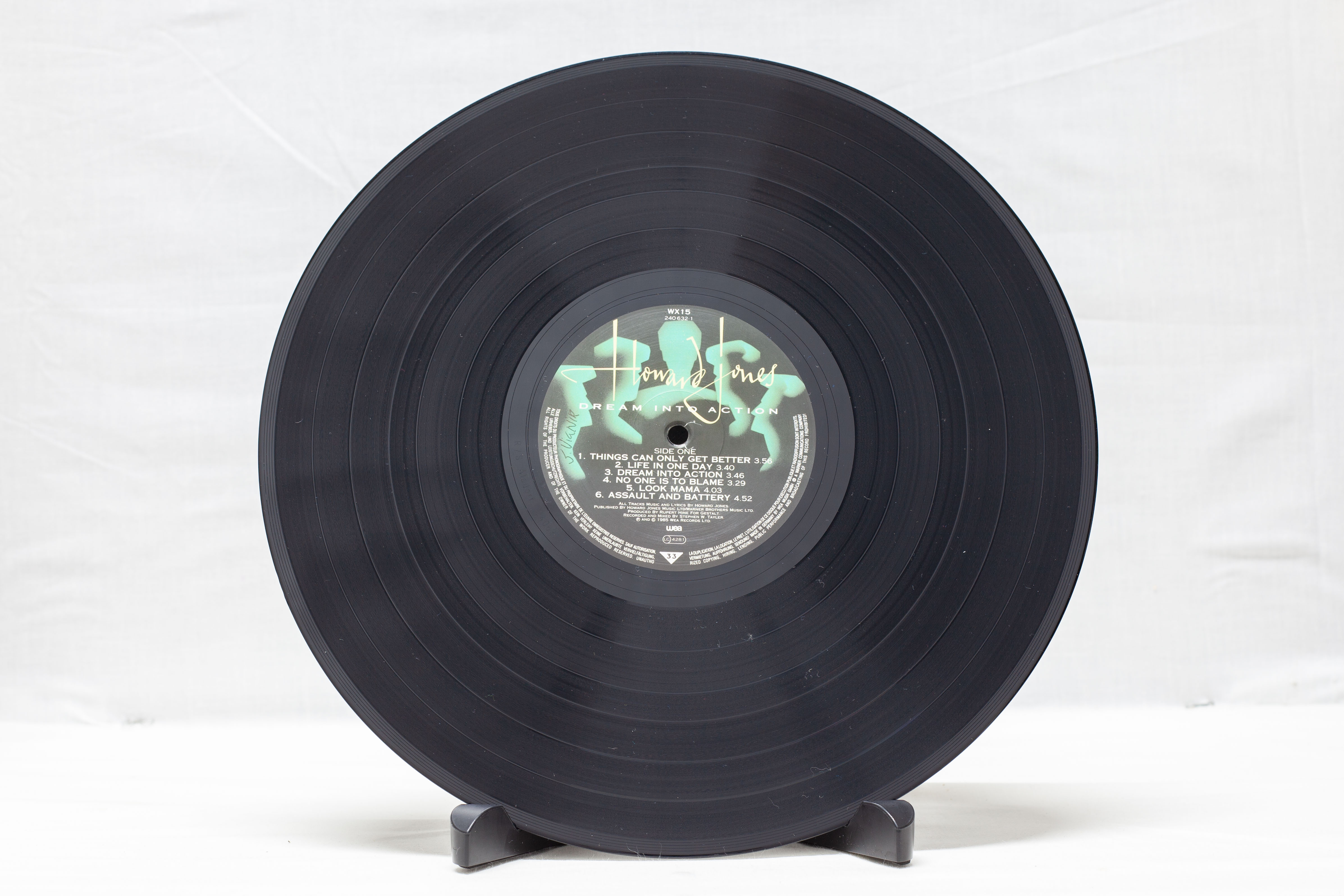 Howard Jones – Dream Into Action