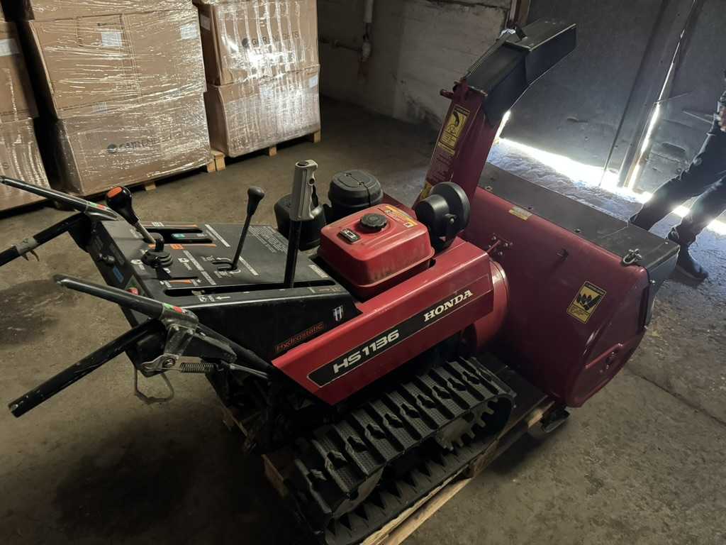 Honda HS1136 Beltadrifin Snjóblásari