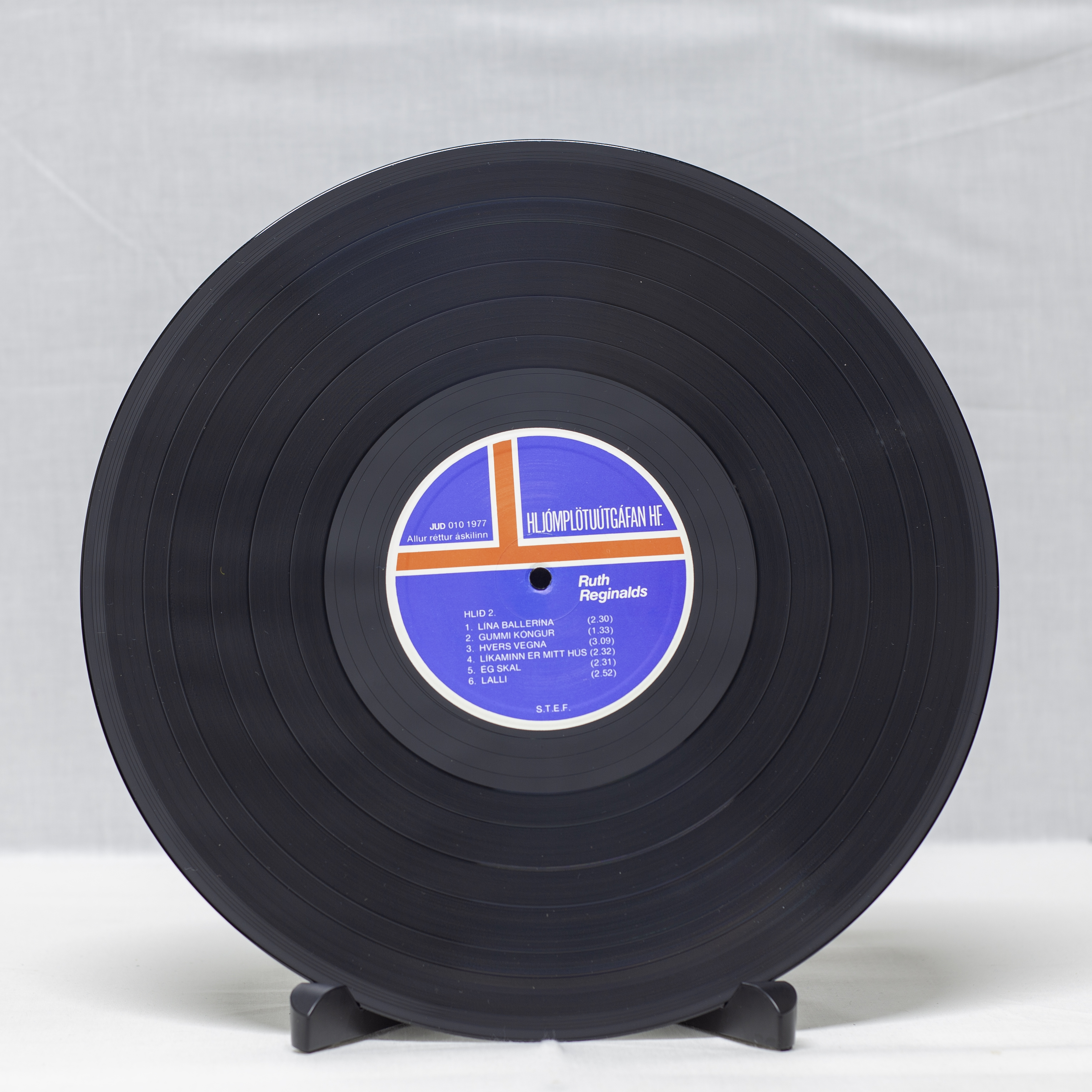 Ruth Reginalds – Ruth Reginalds